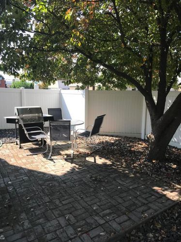201 E 2nd St, Grandview, WA 98930